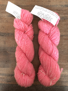 Rose corail - Laine de mouton teinte à la main, grosseur DK