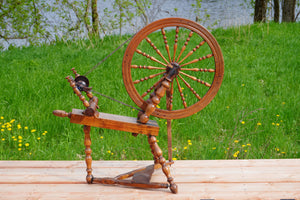 Double Drive Antique Spinning Wheel