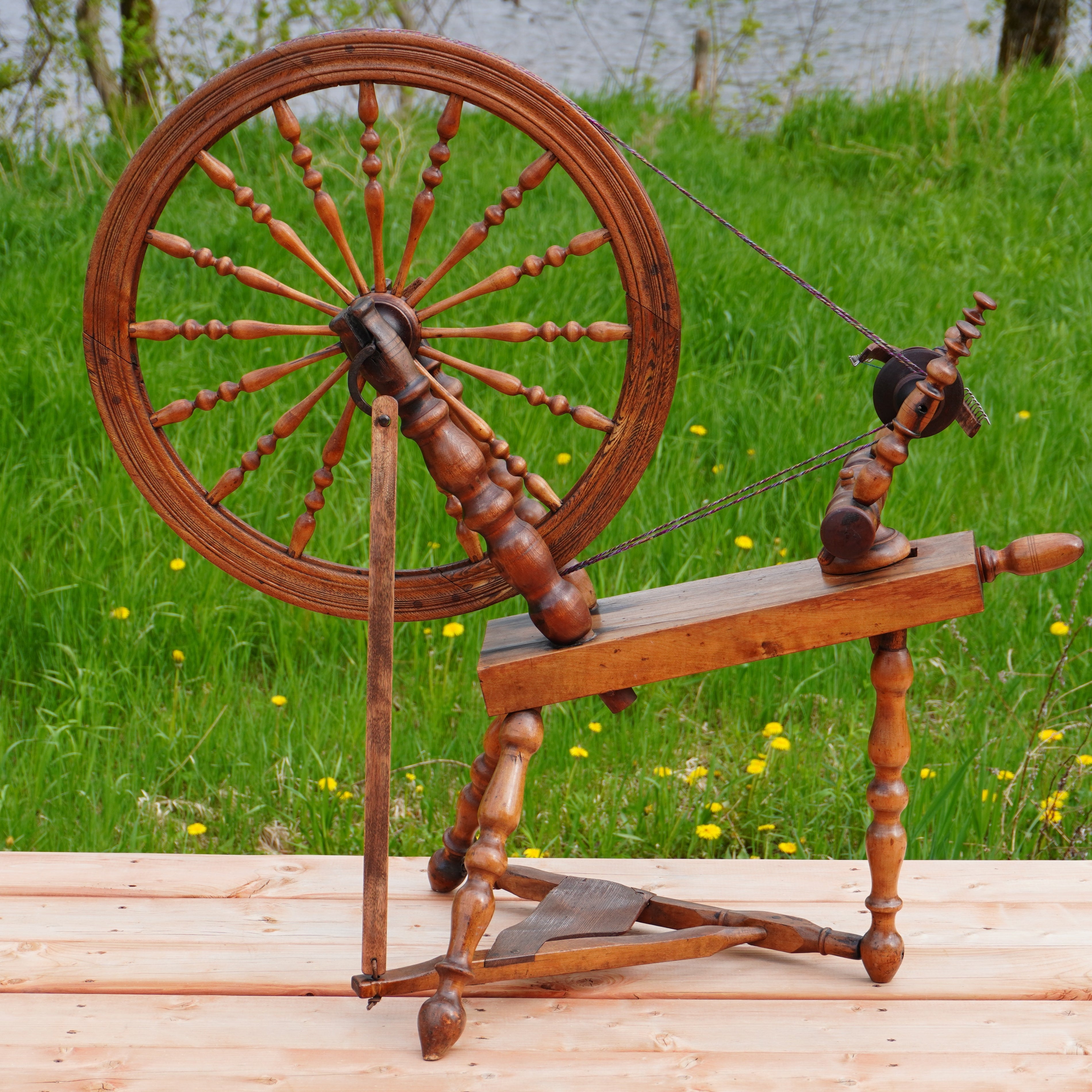 Double Drive Antique Spinning Wheel