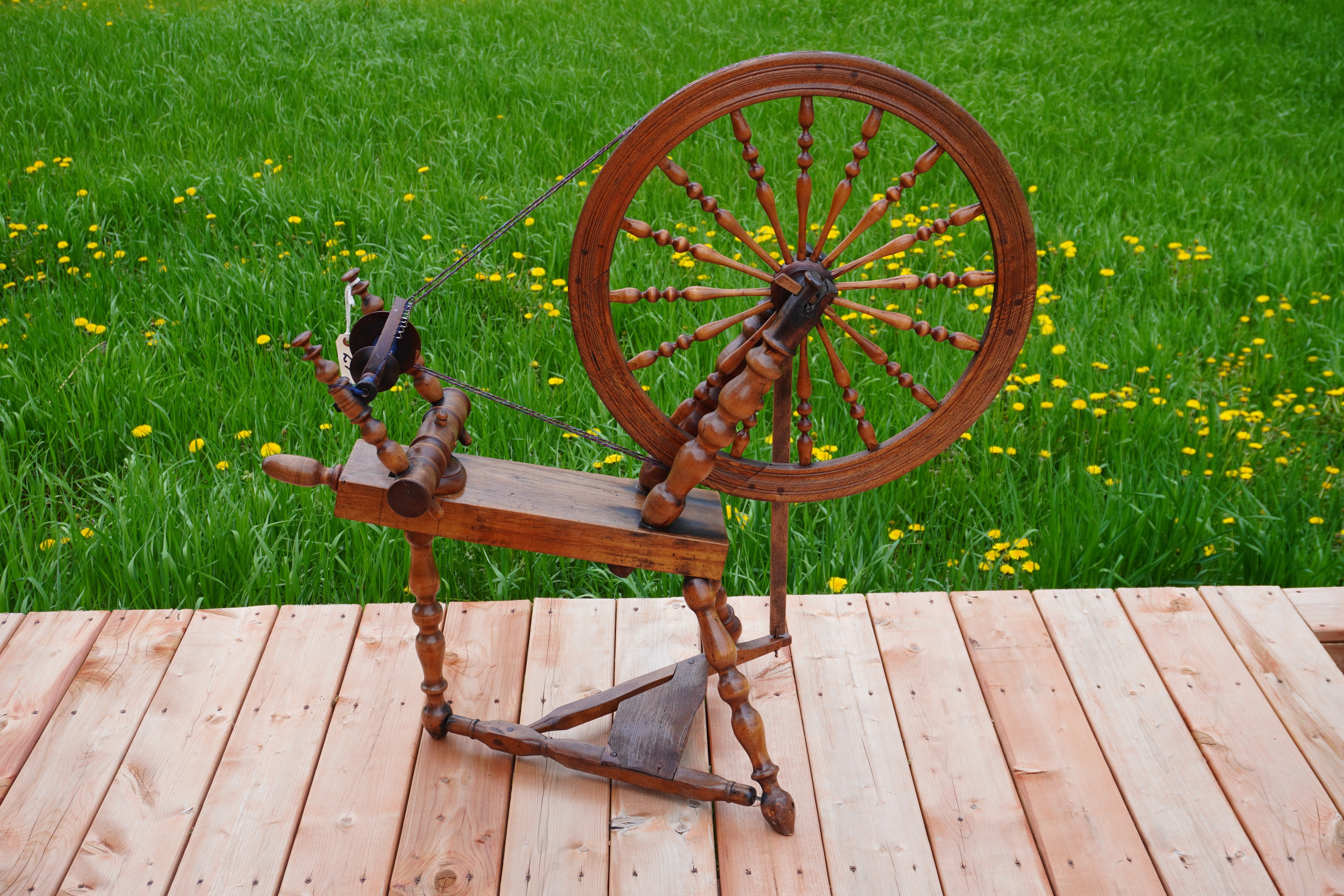 Double Drive Antique Spinning Wheel