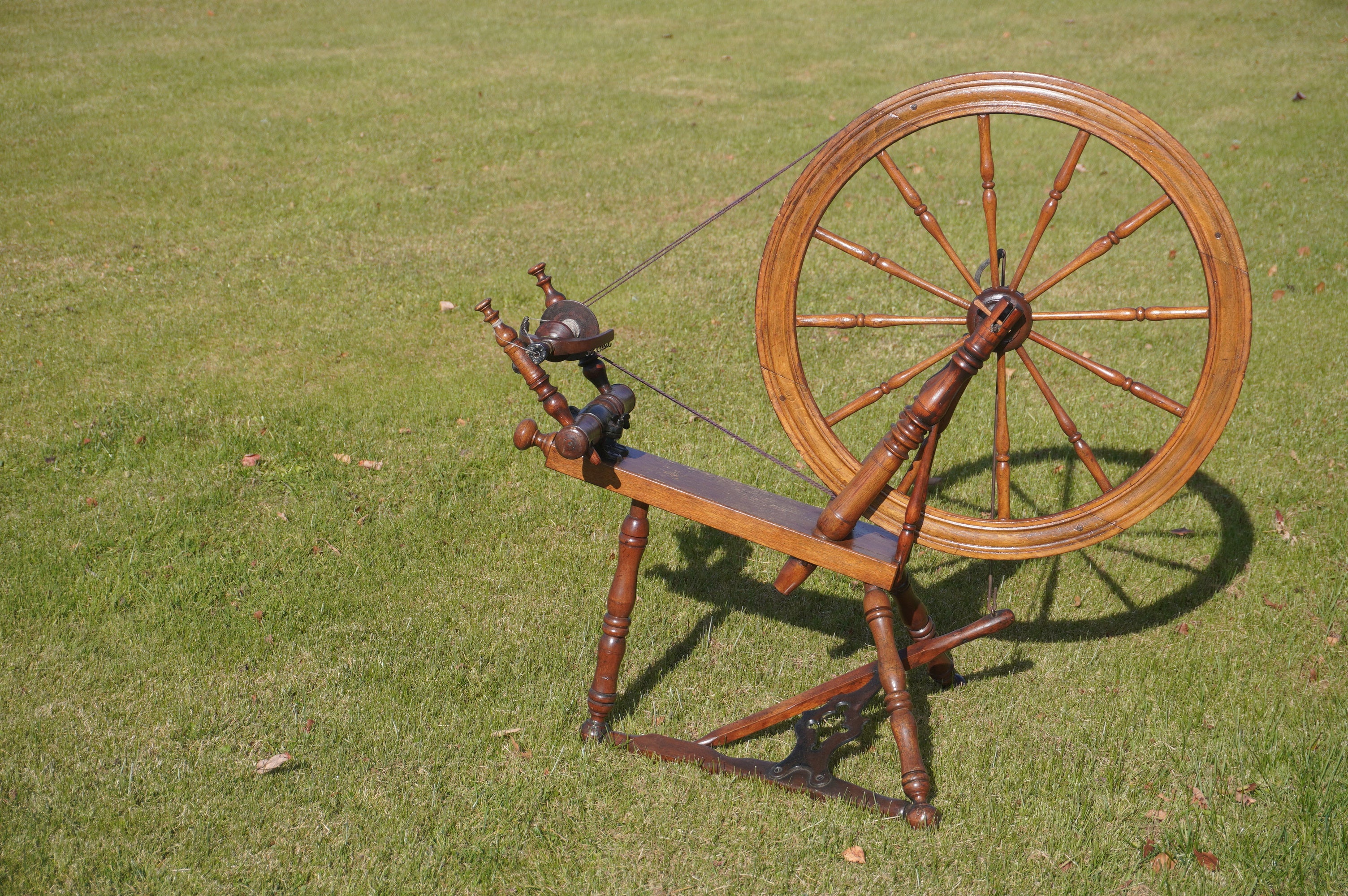 Double-Drive Antique Spinning Wheel