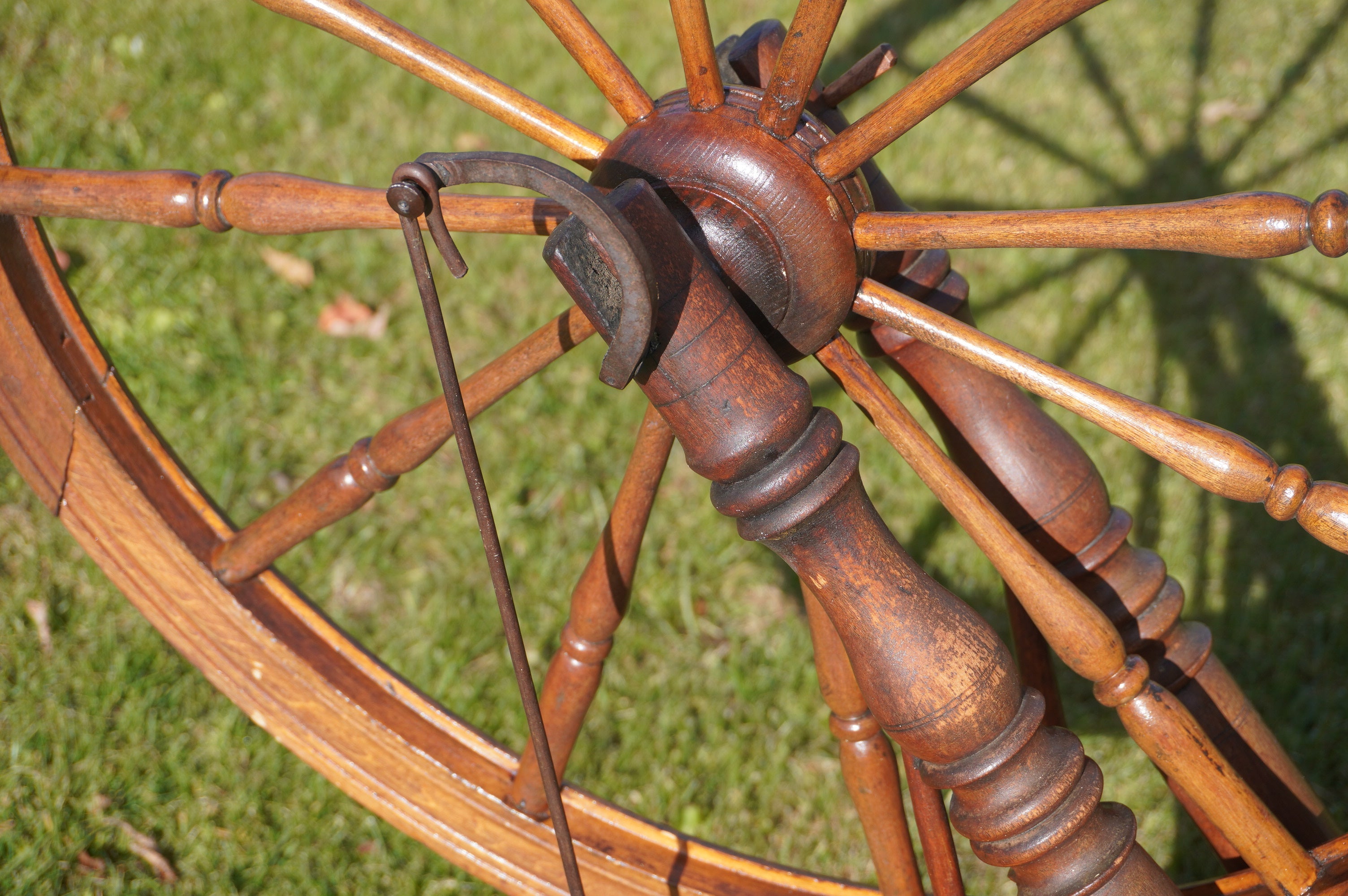 Double-Drive Antique Spinning Wheel