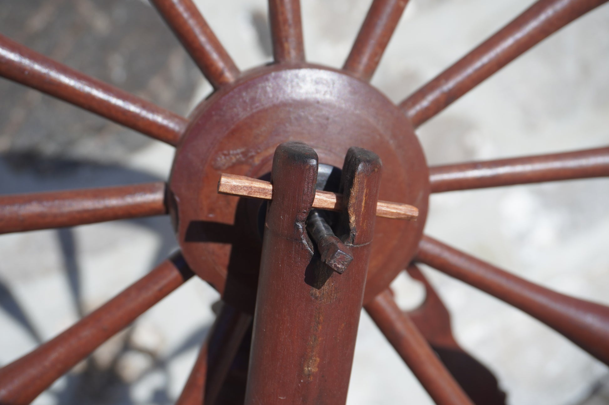 Rouet antique à double courroies