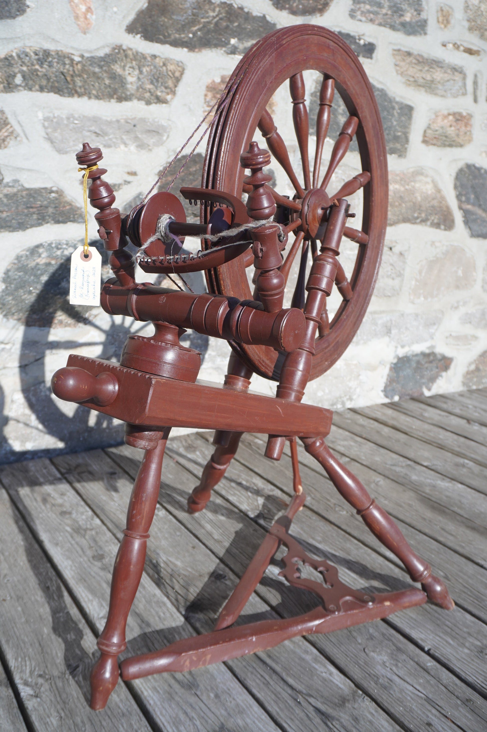 Rouet antique à double courroies