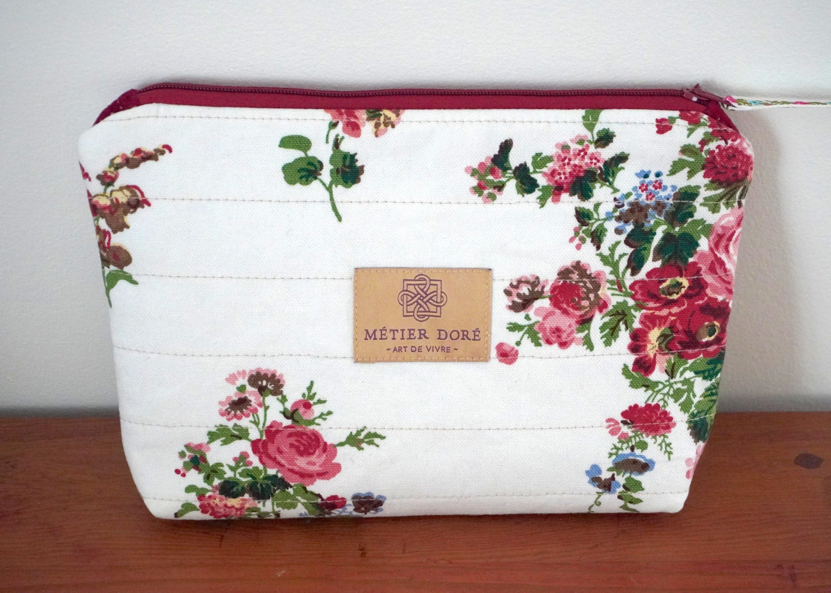 Petites fleurs rouges - Pochette patchwork