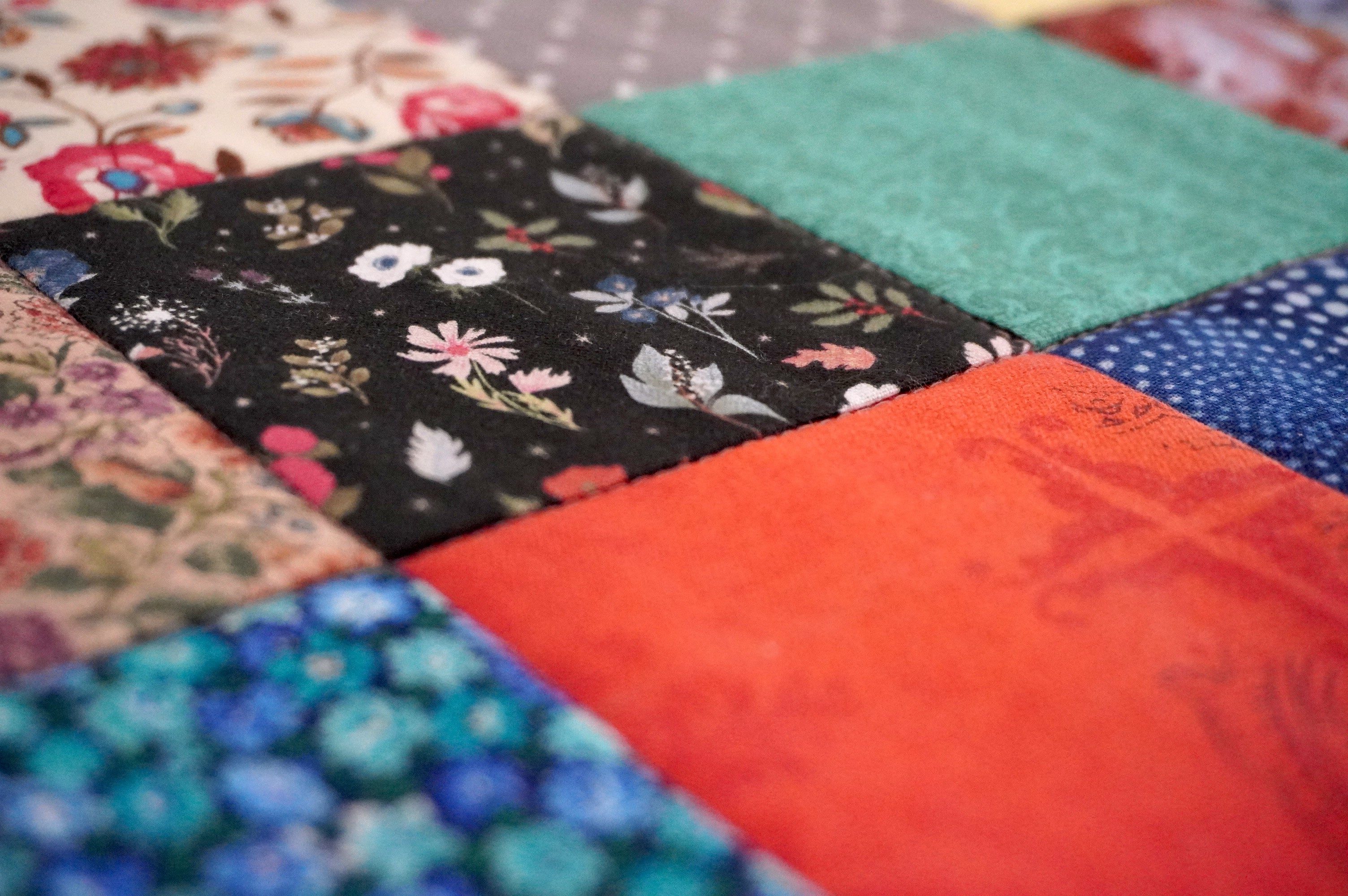 Rose funky - Napperon en courtepointe