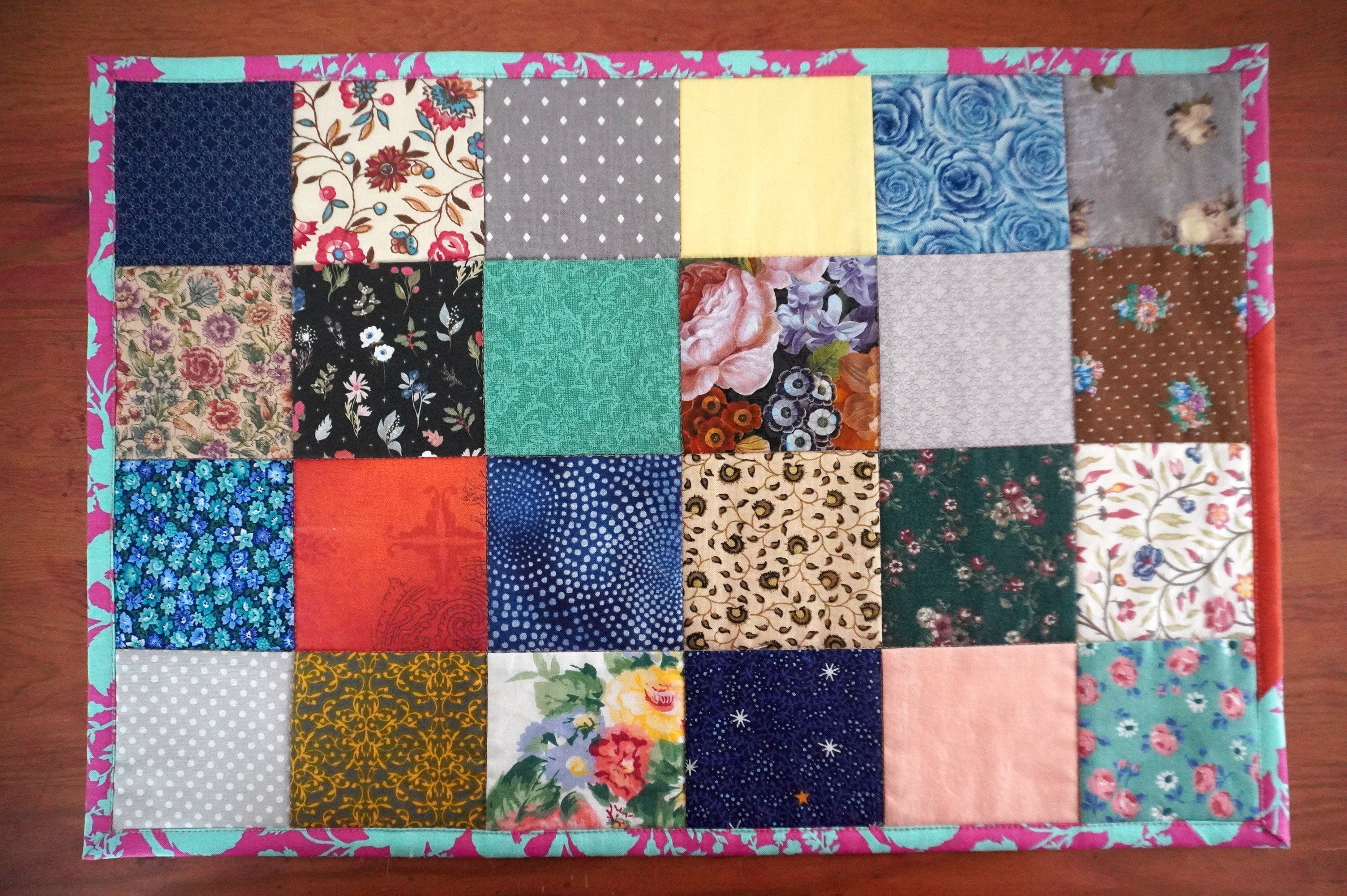 Rose funky - Napperon en courtepointe