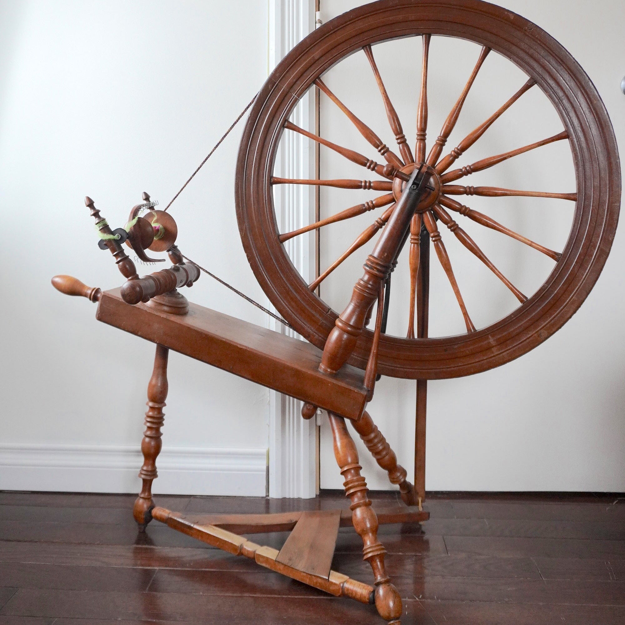 Rouet Paradis à grande roue