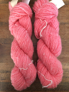 Rose corail - Laine de mouton teinte à la main, grosseur DK