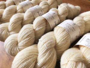 Undyed Yarn 100% Merino Wool Yarn Sock Yarn Raw White Wool Hanks